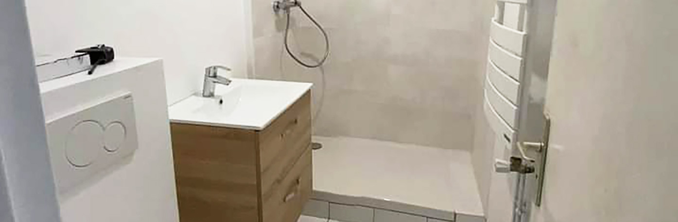 artisan peintre carreleur rénovation salle de bain